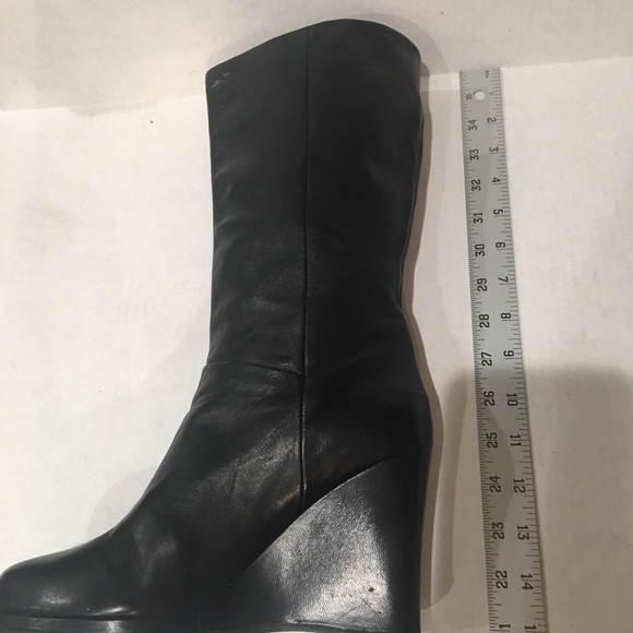 PRADA AUTHENTIC LEATHER BOOTS - Picture 4 of 7